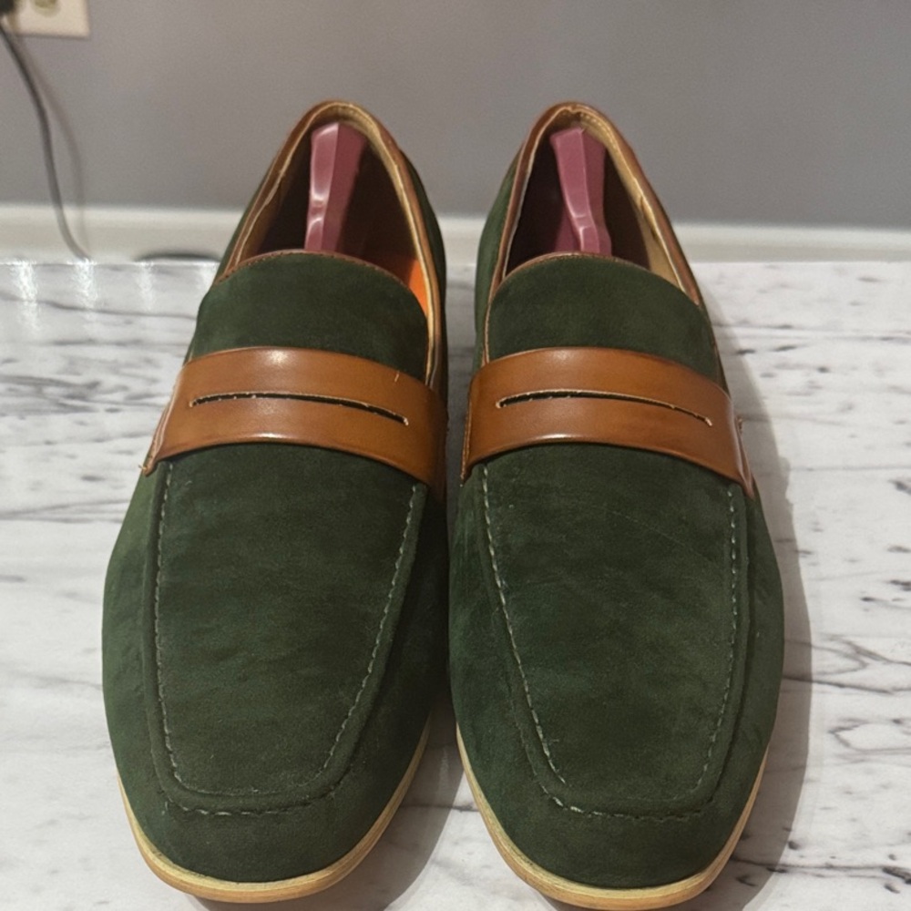Elegant Green and Tan Men's Loafers